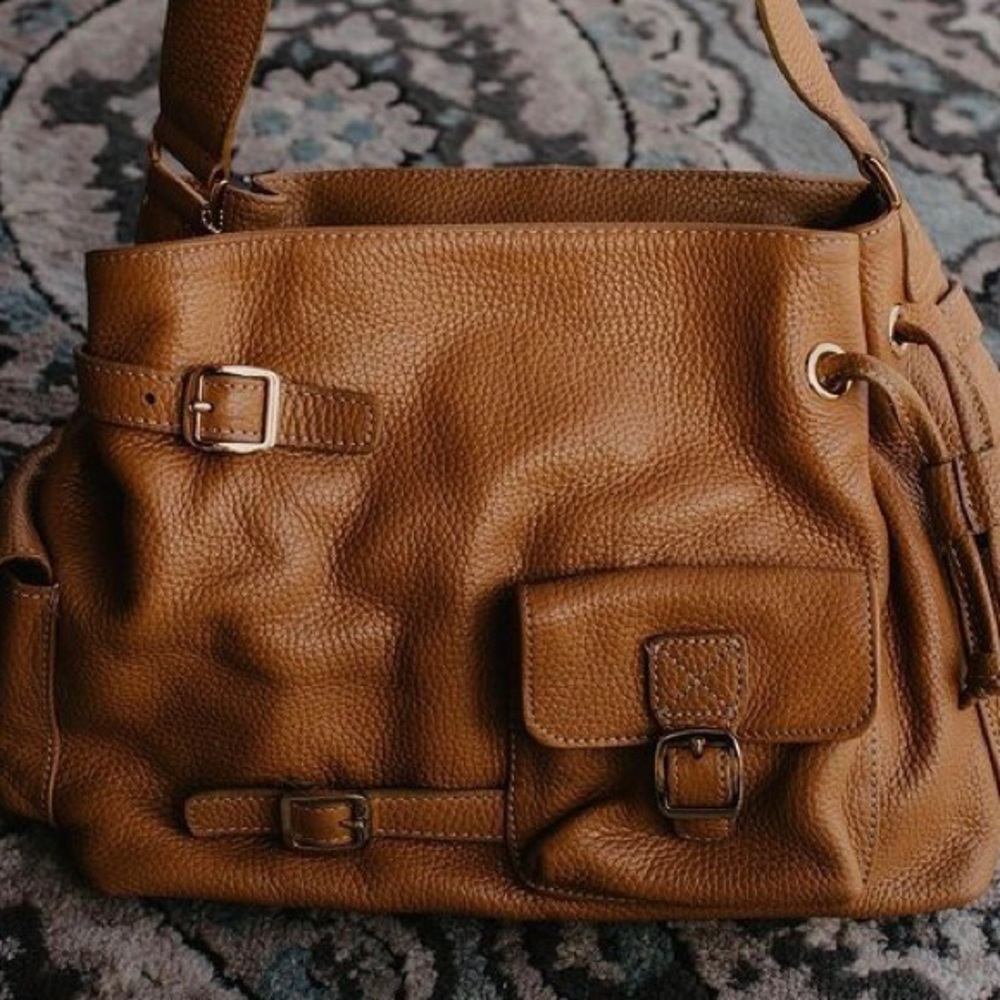SOLD - 🍁 MAXX NEW YORK - LEATHER HANDBAG 👜